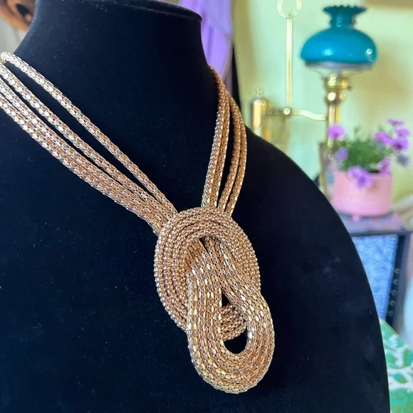 Express gold mesh knotted necklace - Picture 2 of 4